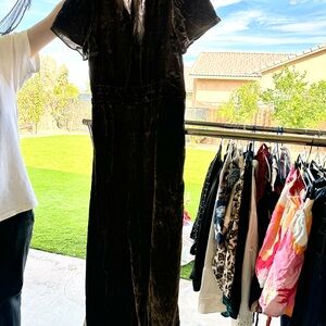 Elegant taupe Velvet Dress